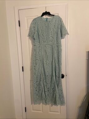 SHEIN Green lace midi dress